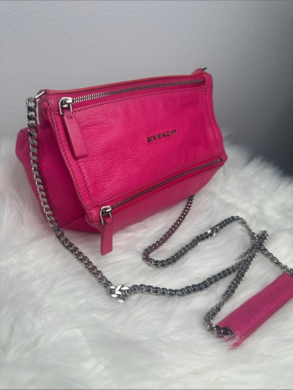 💯Authentic Givenchy Mini Pandora Chain Crossbody Bag – Hot Pink🍀